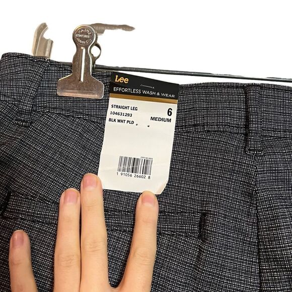 NWT! Lee relaxed fit straight leg mid rise pants. - Picture 7 of 10
